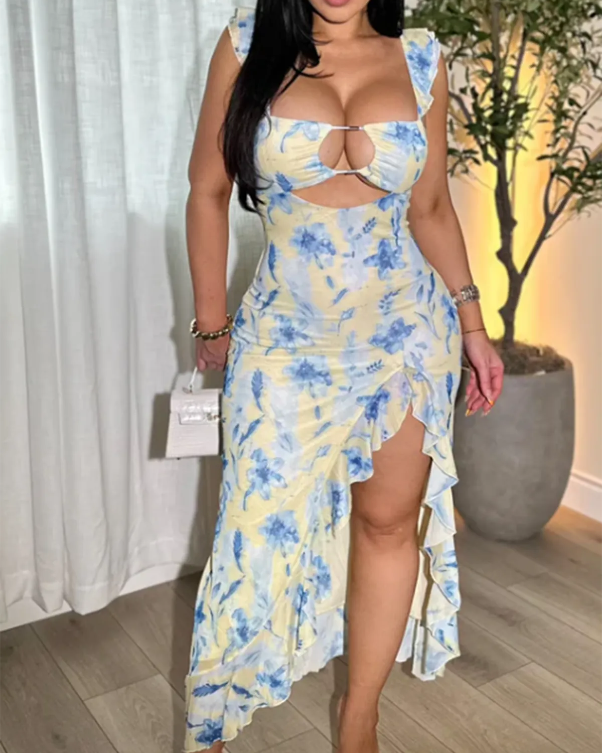 Gentle And Sexy Slim Fit Bevel Lace Long Dress Gentle And Sexy Slim Fit Bevel Lace Long Dress