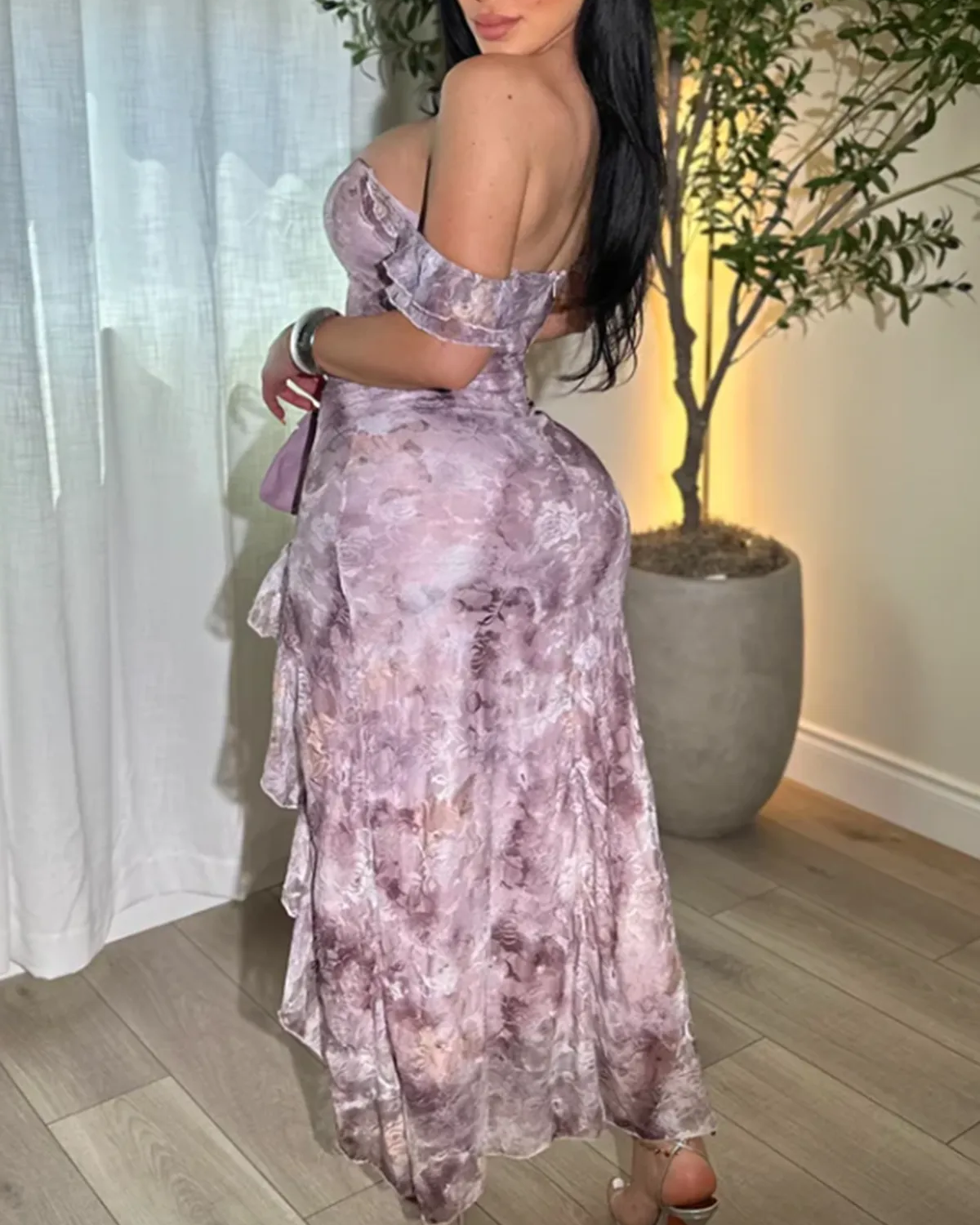 Gentle And Sexy Slim Fit Bevel Lace Long Dress Gentle And Sexy Slim Fit Bevel Lace Long Dress