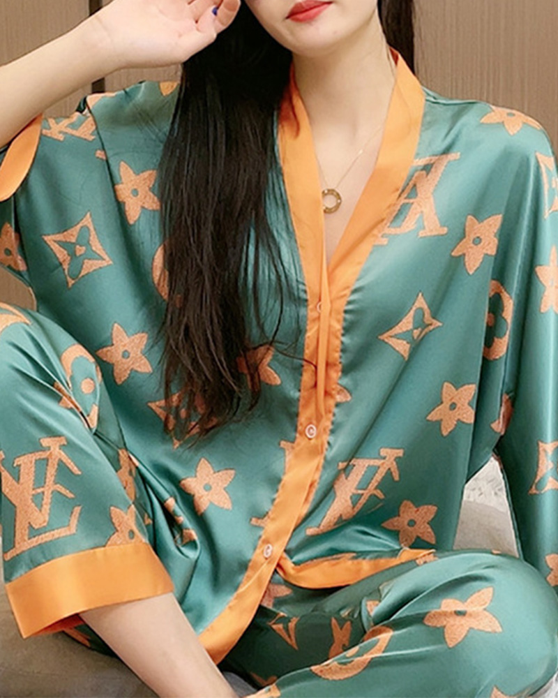 Imitation Silk Printed Pajamas Set Imitation Silk Printed Pajamas Set