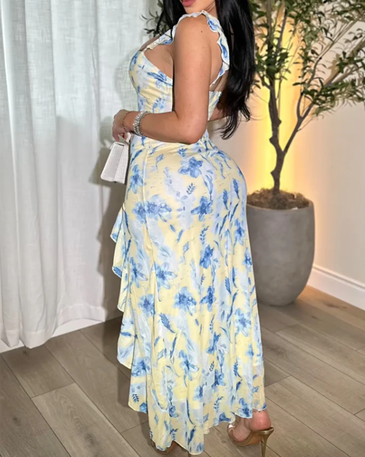 Gentle And Sexy Slim Fit Bevel Lace Long Dress Gentle And Sexy Slim Fit Bevel Lace Long Dress