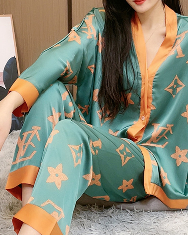 Imitation Silk Printed Pajamas Set Imitation Silk Printed Pajamas Set
